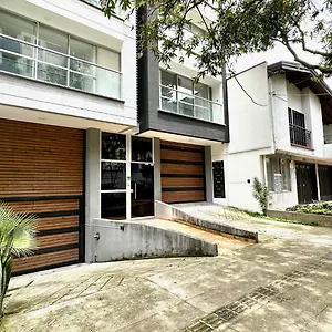Apartahotel Moderno En Conquistadores, Excelente Ubicacion, Medellín